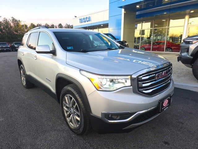 Used 2018 GMC Acadia SLE image 1