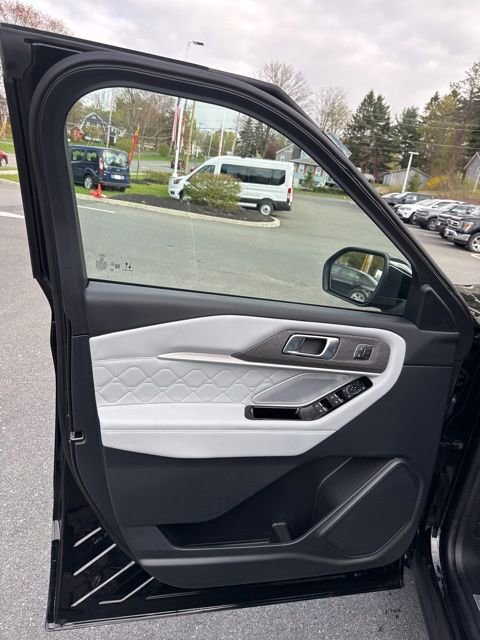 New 2026 Ford Explorer Platinum w/ LUX Leather Package AWD/4WD image 45