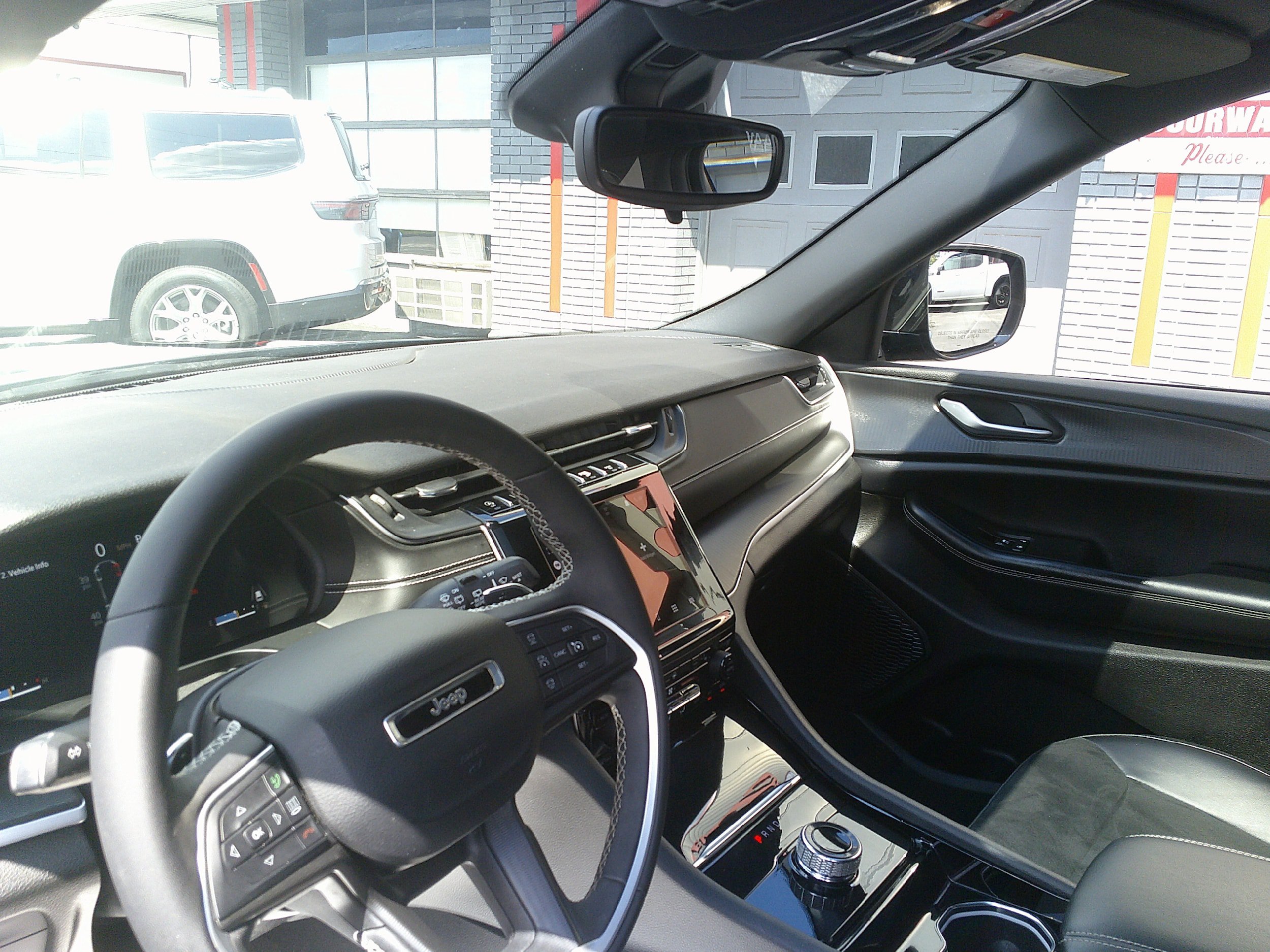 Used 2023 Jeep Grand Cherokee L Laredo AWD/4WD image 20