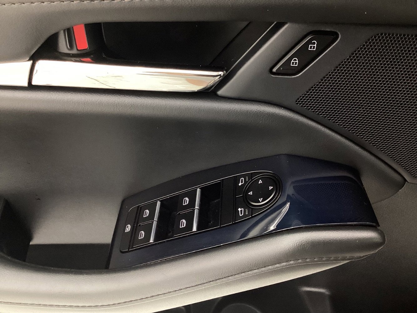 Used 2022 MAZDA MAZDA3 s image 37