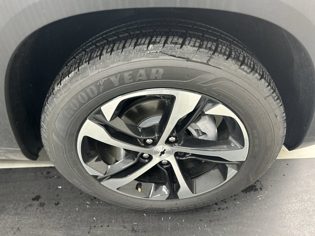 New 2026 Chevrolet Trax RS w/ Sunroof Package FWD image 7