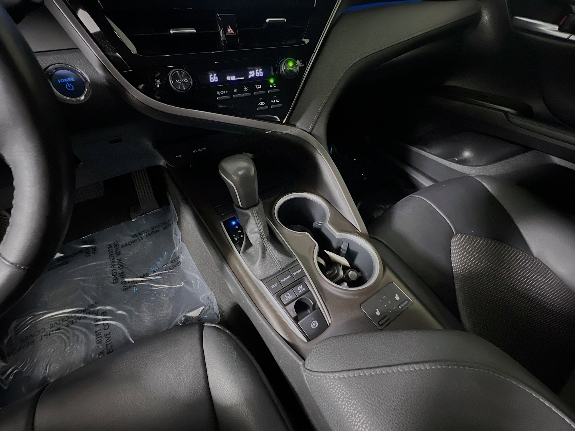 Used 2023 Toyota Camry XLE image 25