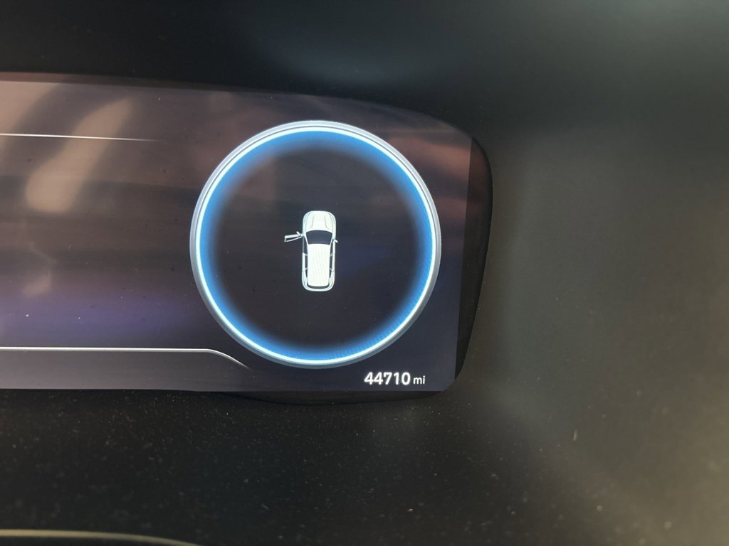 Certified 2023 Hyundai Santa Fe SEL w/ Premium Package image 5