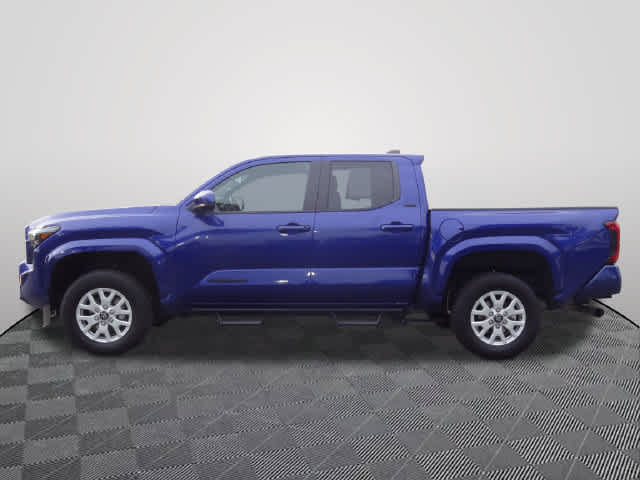 Used 2024 Toyota Tacoma SR5 AWD/4WD image 2
