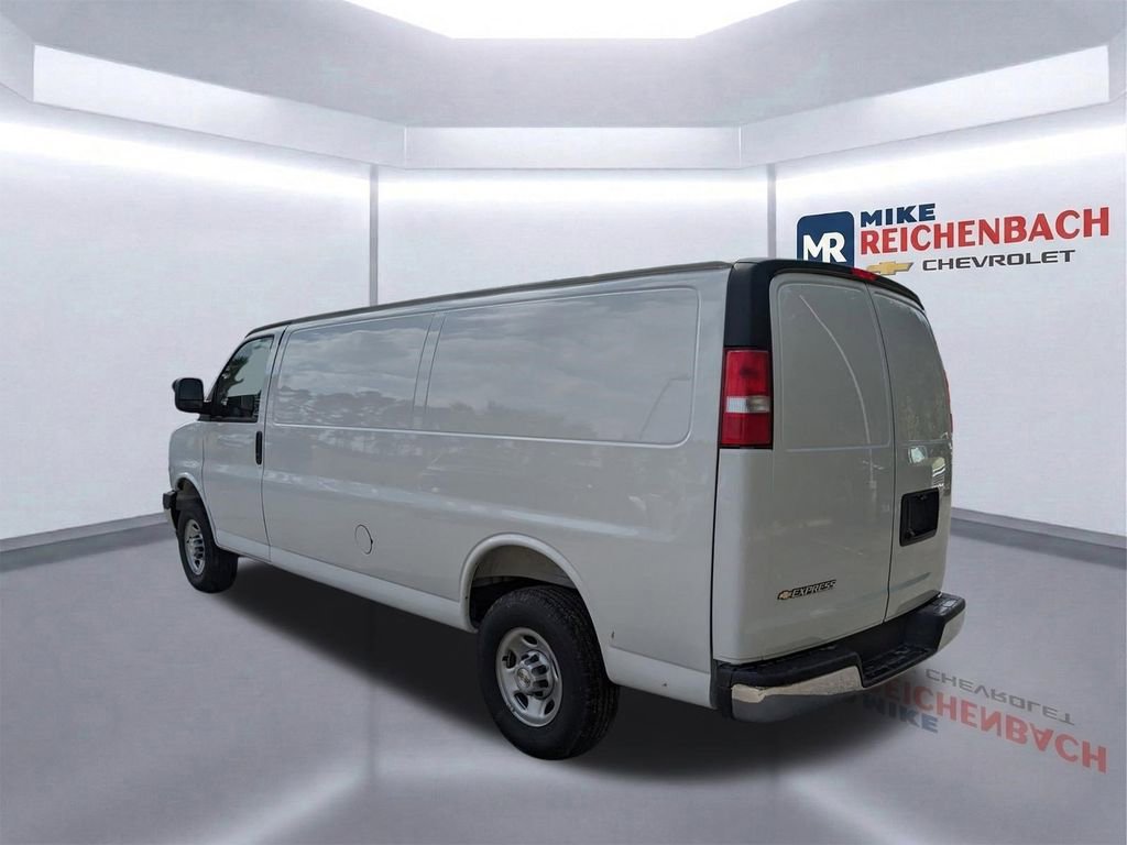 New 2025 Chevrolet Express 3500 Extended w/ Driver Convenience Package image 7