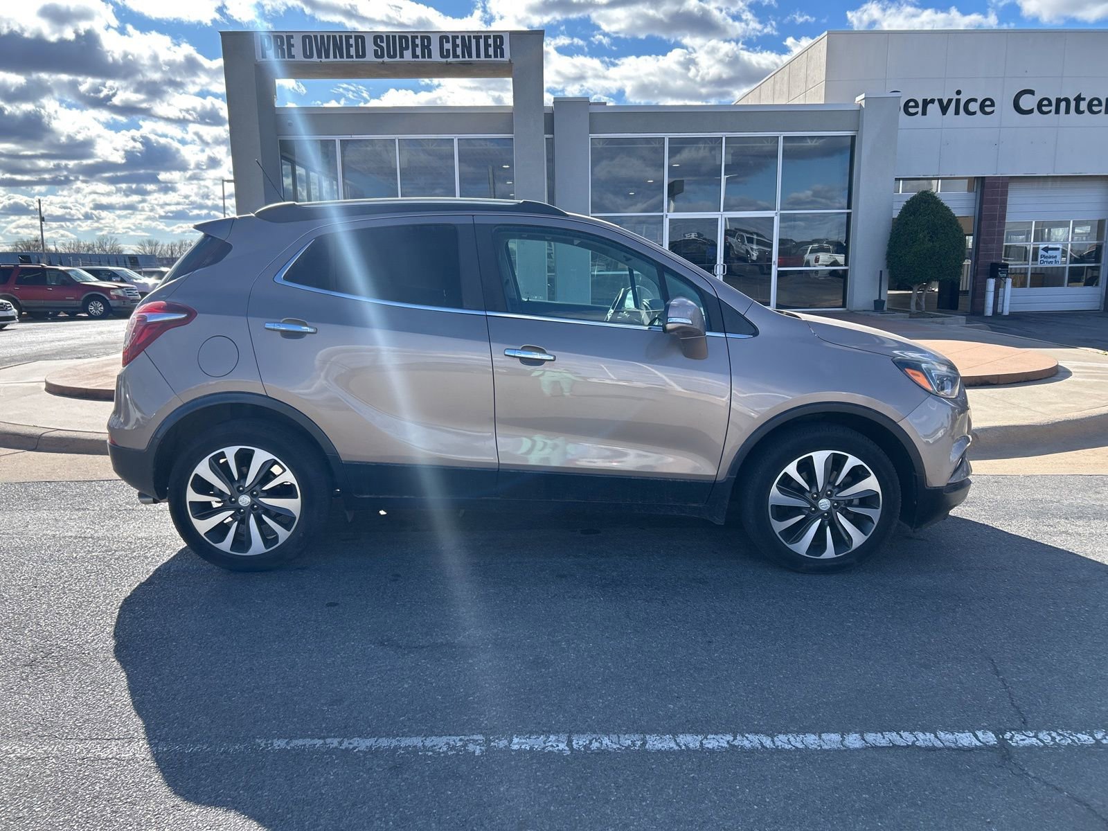 Used 2018 Buick Encore Essence image 4