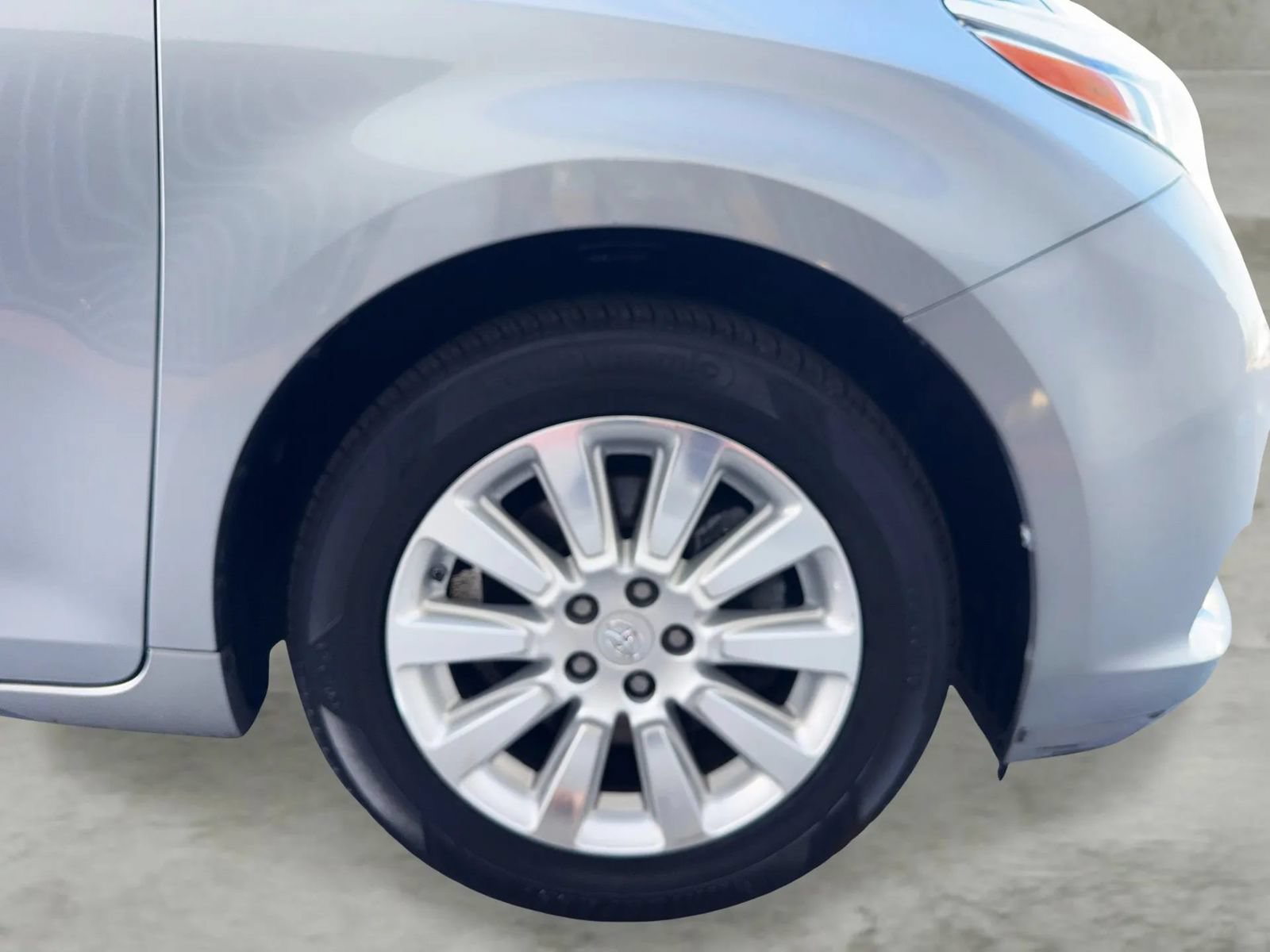 Used 2015 Toyota Sienna Limited Premium FWD image 55