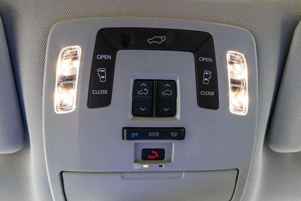 New 2026 Toyota Sienna XLE FWD image 31