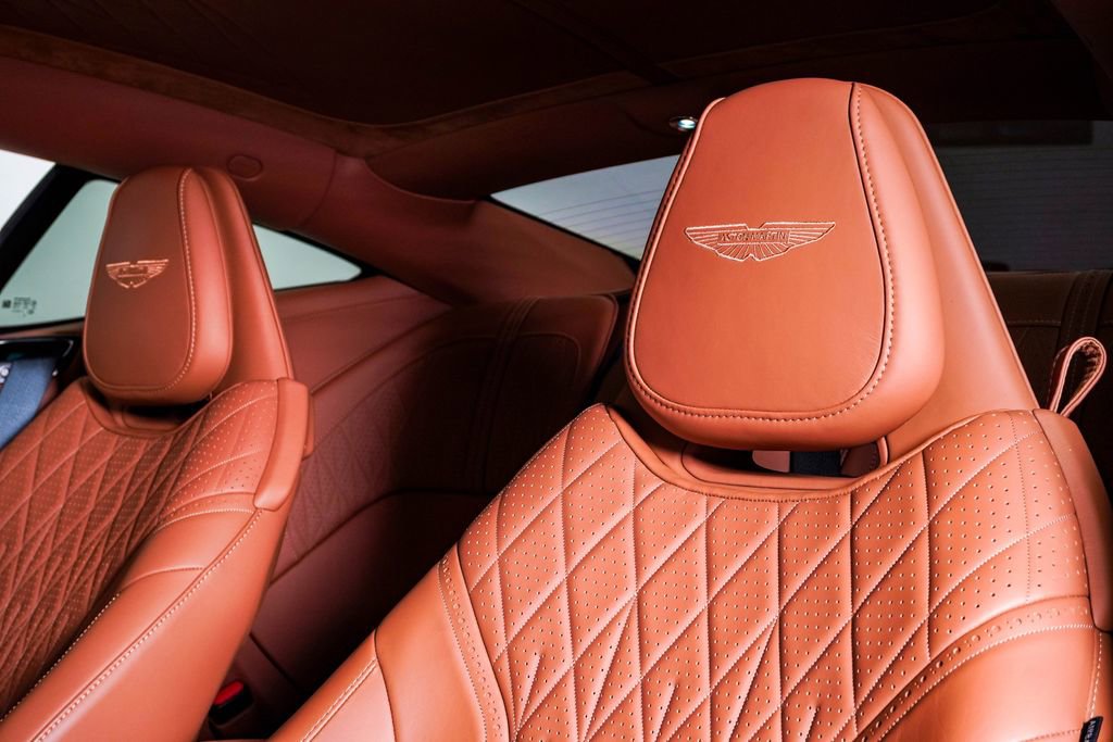 Used 2024 Aston Martin DB12 Coupe image 21