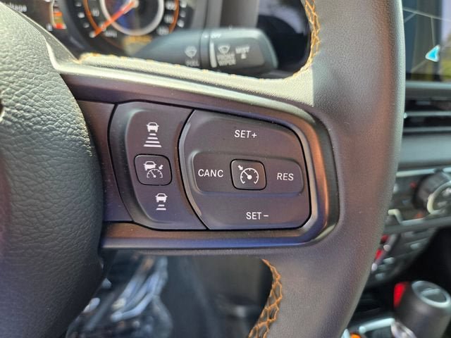 Used 2024 Jeep Gladiator Overland AWD/4WD image 31