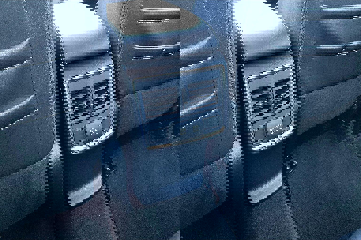 Used 2022 Subaru Forester Limited image 25