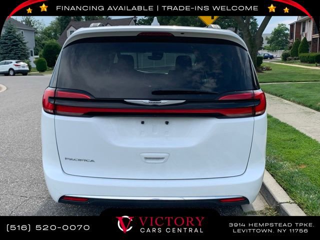 Used 2022 Chrysler Pacifica Touring-L image 5