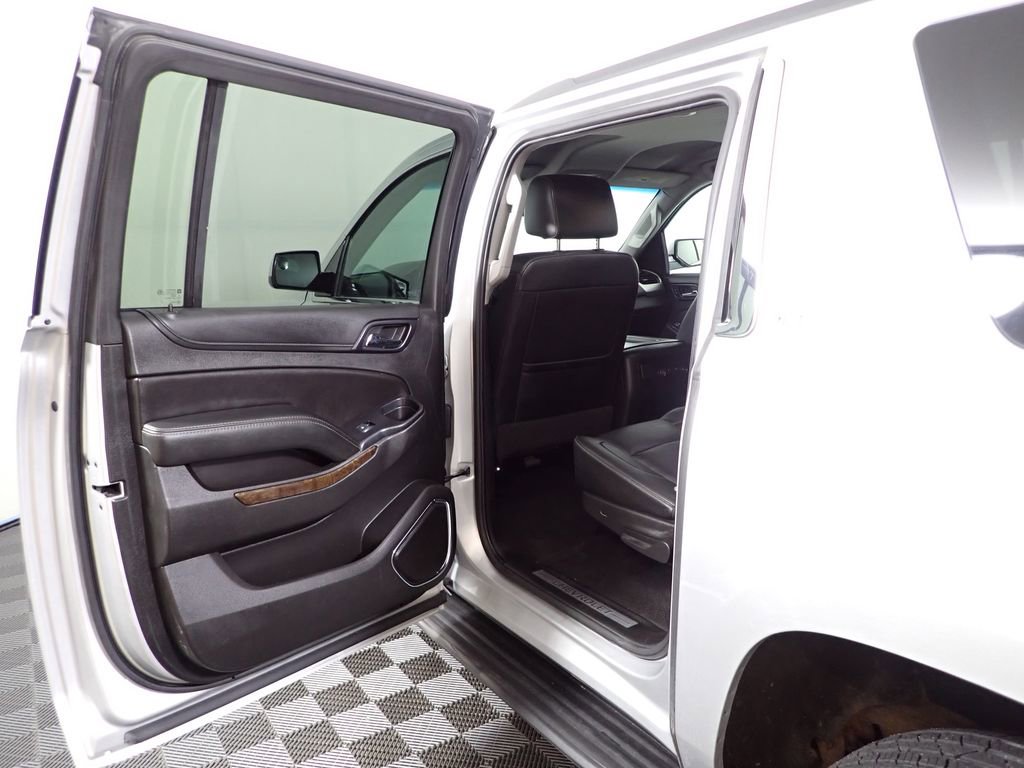 Used 2019 Chevrolet Suburban LT AWD/4WD image 34