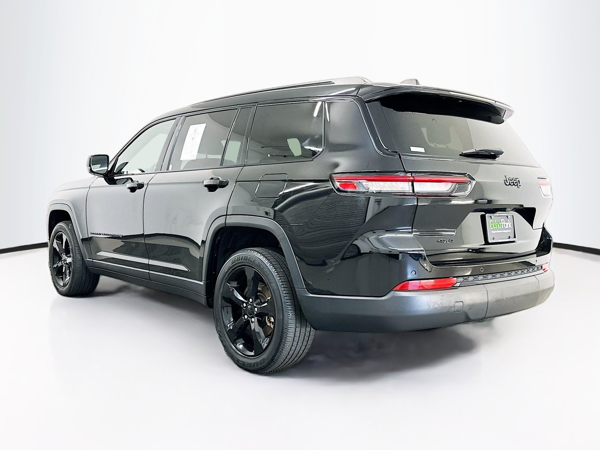 Used 2023 Jeep Grand Cherokee L Laredo AWD/4WD image 5