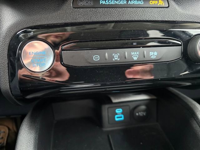 Used 2023 Ford Escape SE image 19