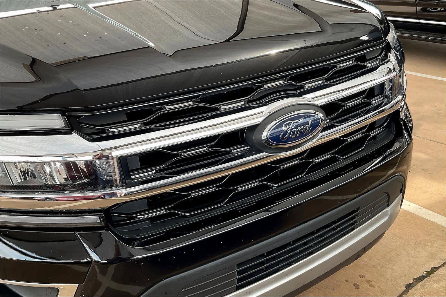 Used 2024 Ford Expedition Max Limited RWD image 30