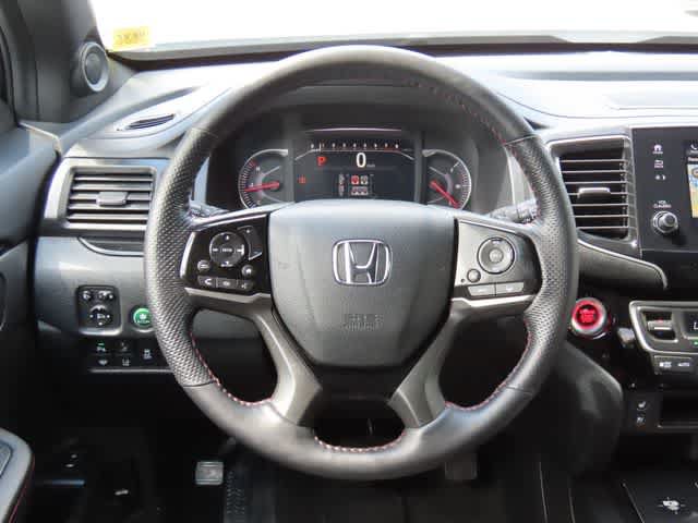 Certified 2024 Honda Passport Black Edition image 18