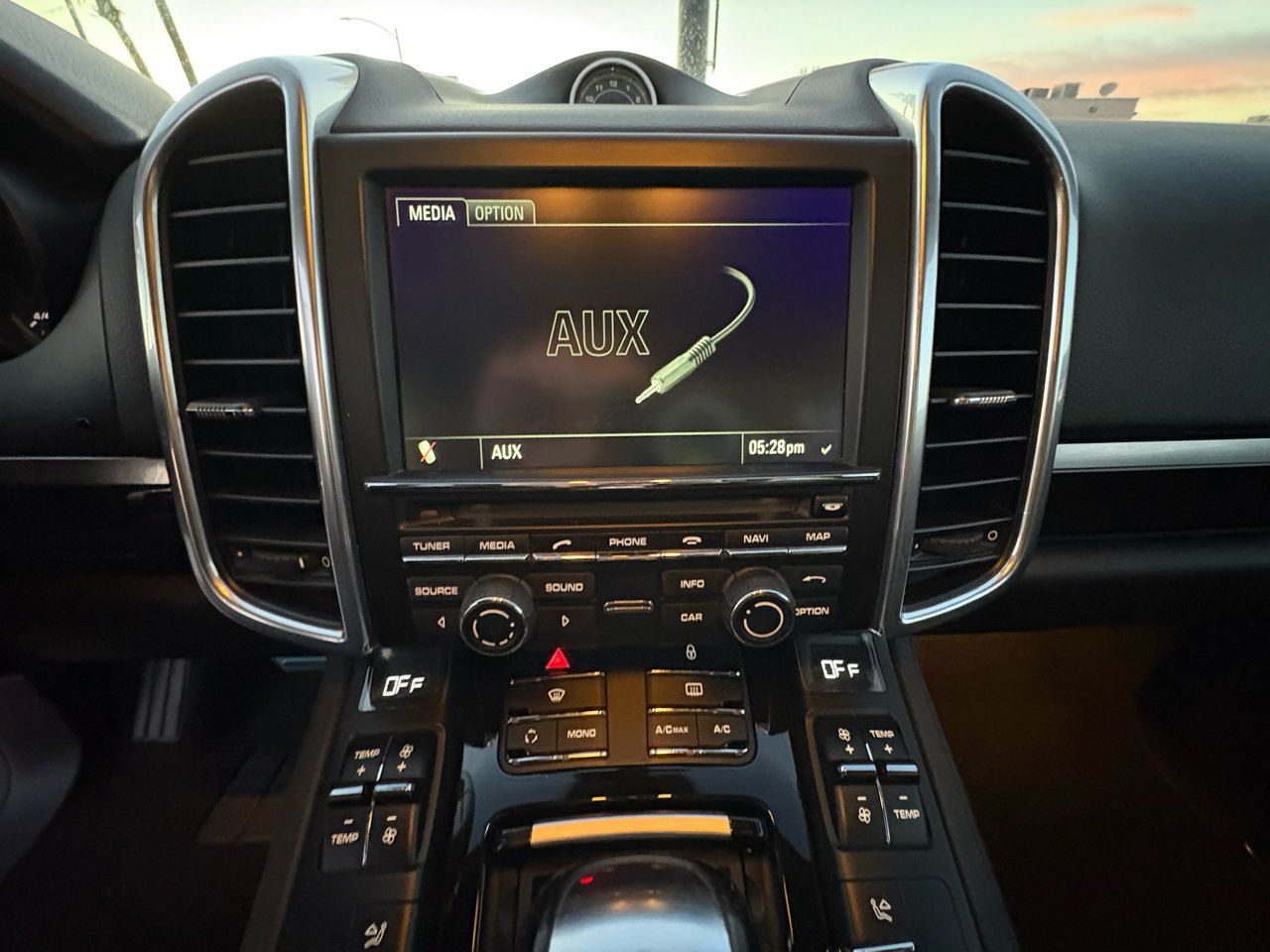 Used 2013 Porsche Cayenne S image 21