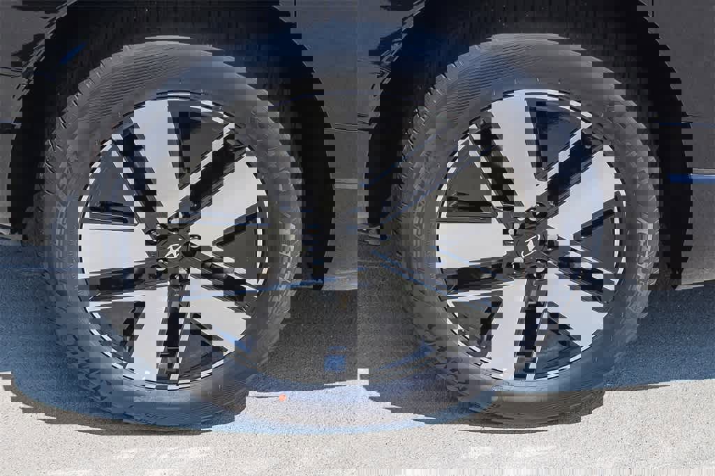 New 2026 Hyundai Ioniq 9 SEL image 8