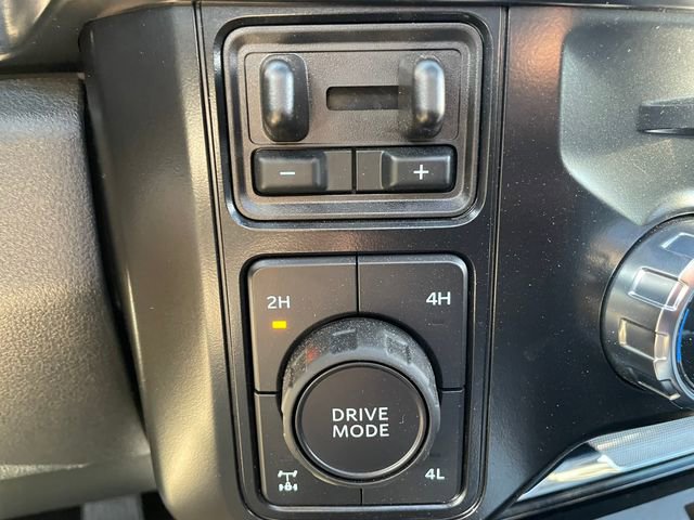 Used 2025 Ford F350 Lariat w/ Chrome Package image 39