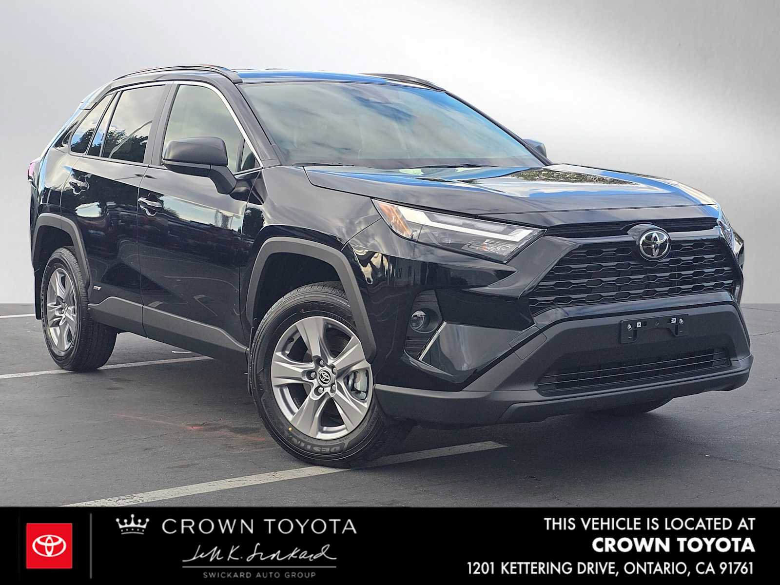 Certified 2025 Toyota RAV4 LE image 1