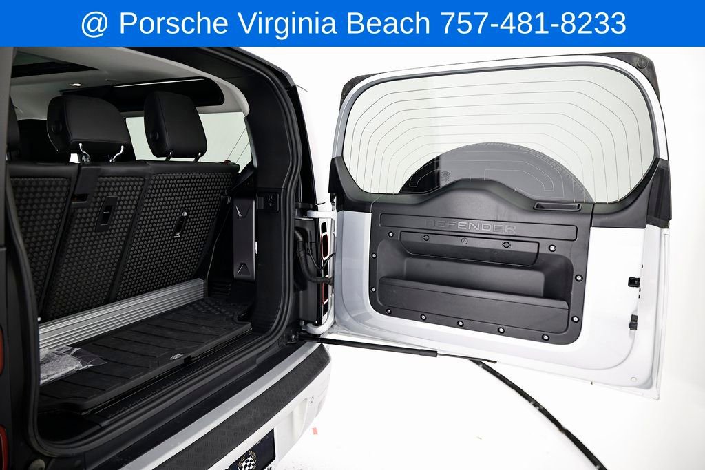 Used 2023 Land Rover Defender 90 S image 24