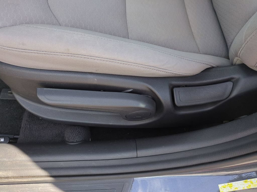 Used 2020 Hyundai Elantra Value Edition FWD image 20