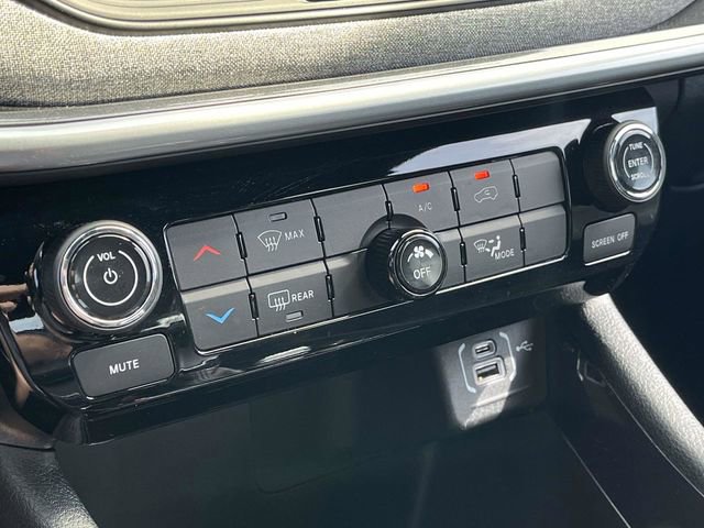 Used 2025 Jeep Compass Sport image 29