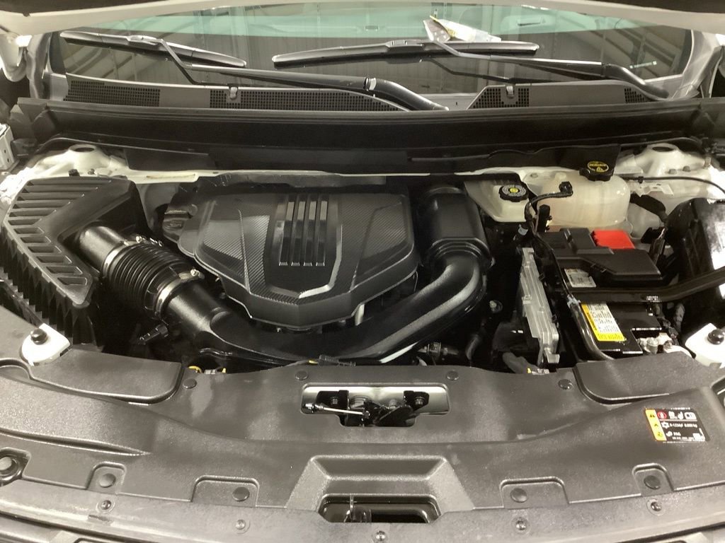 Used 2024 Chevrolet Traverse LT w/ Midnight/Sport Edition image 25