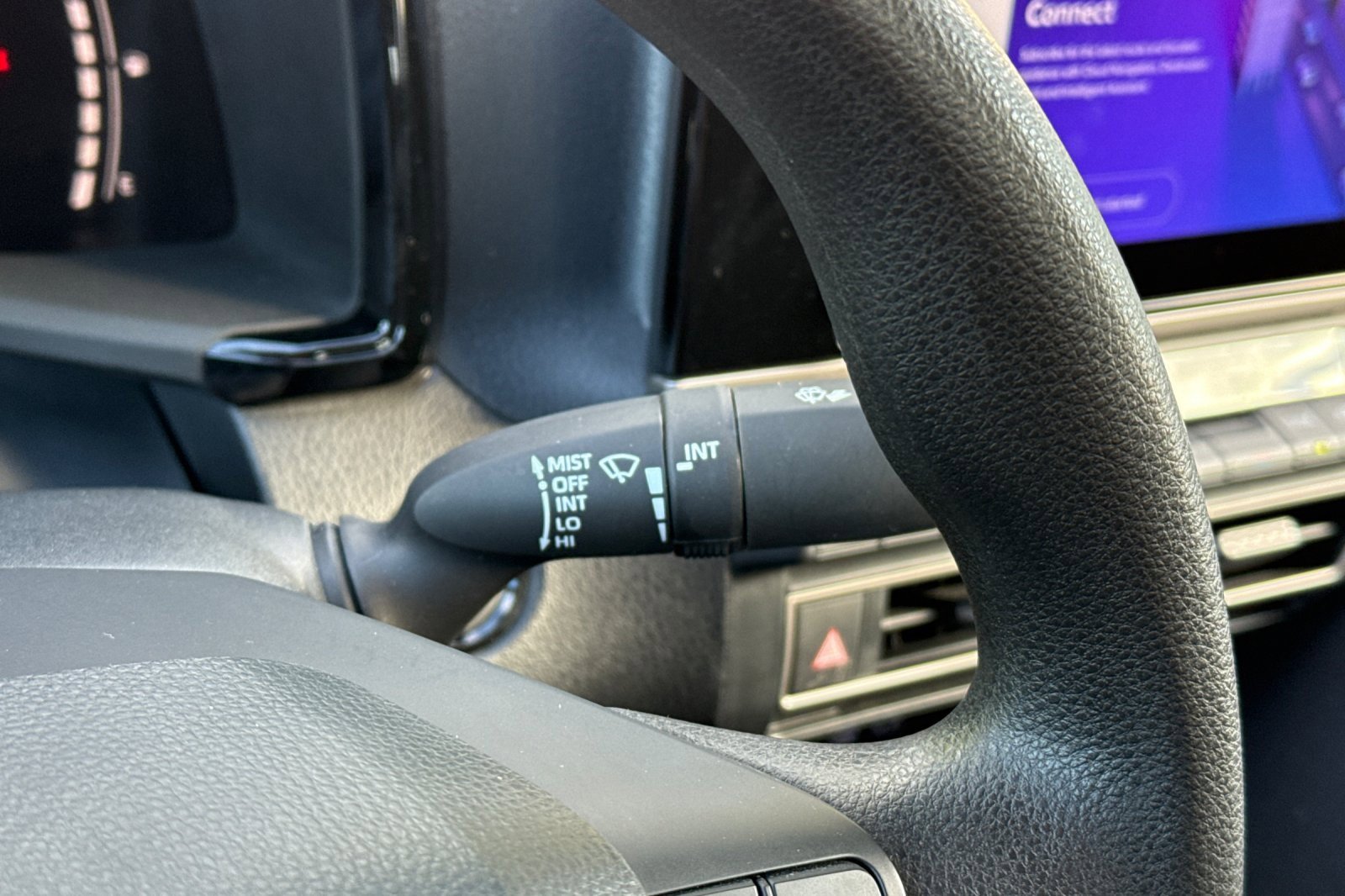 Used 2025 Toyota Camry LE image 31