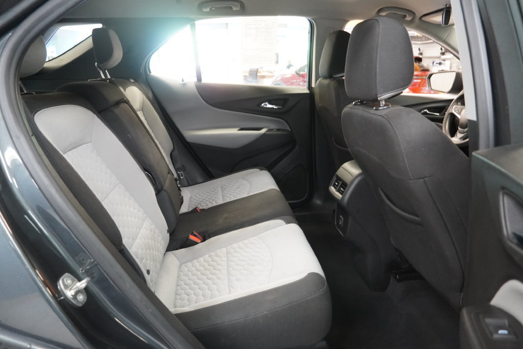 Used 2019 Chevrolet Equinox LS FWD image 32