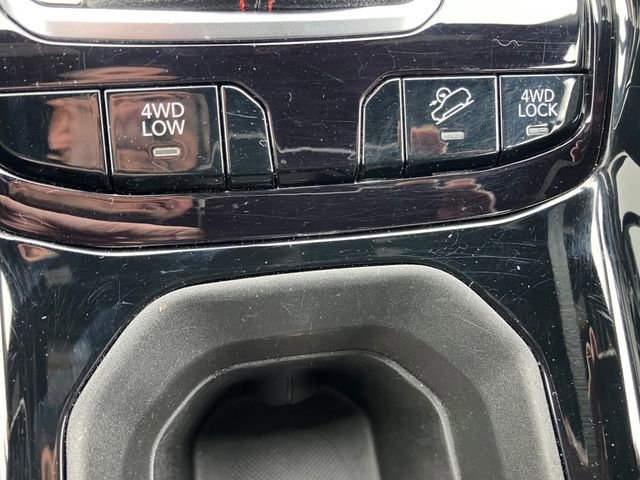 Used 2025 Jeep Compass Trailhawk image 6