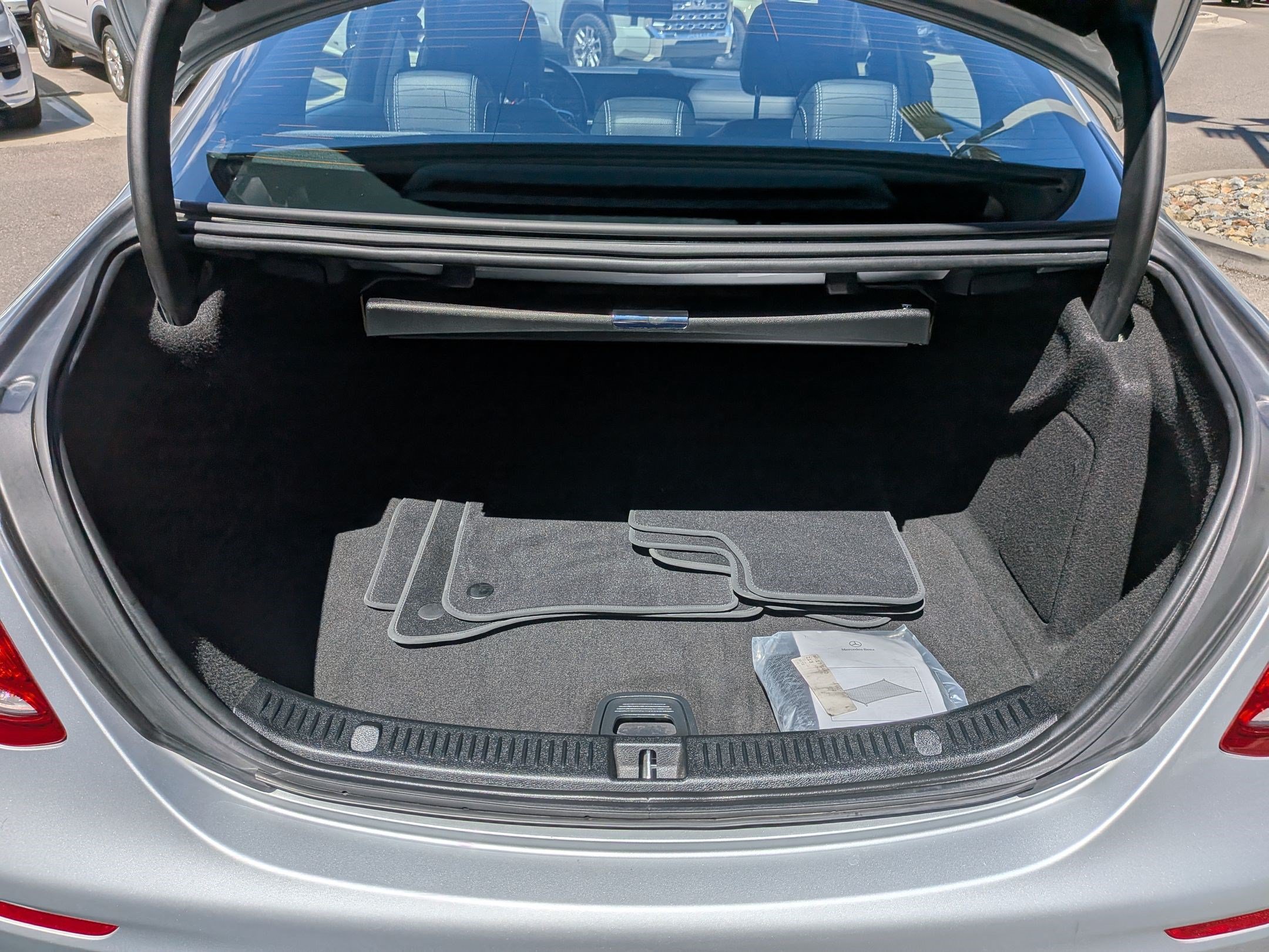 Used 2019 Mercedes-Benz E 300 4MATIC image 27