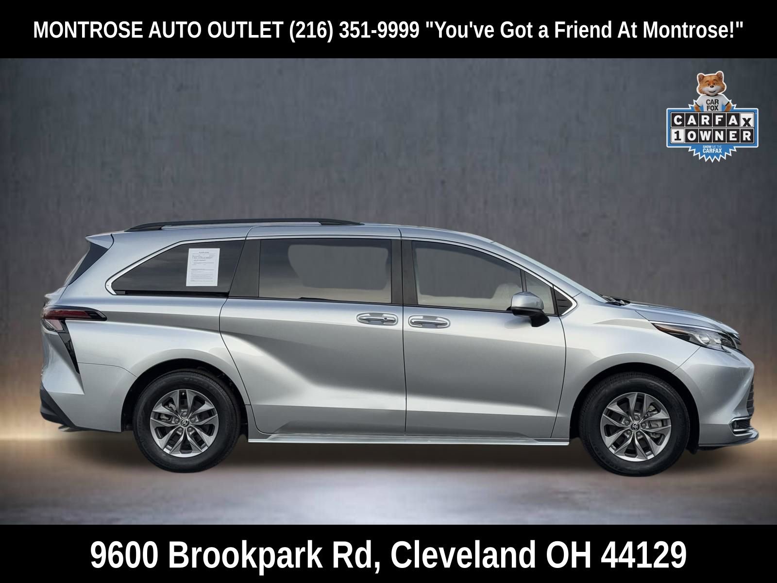 Used 2023 Toyota Sienna XLE image 3