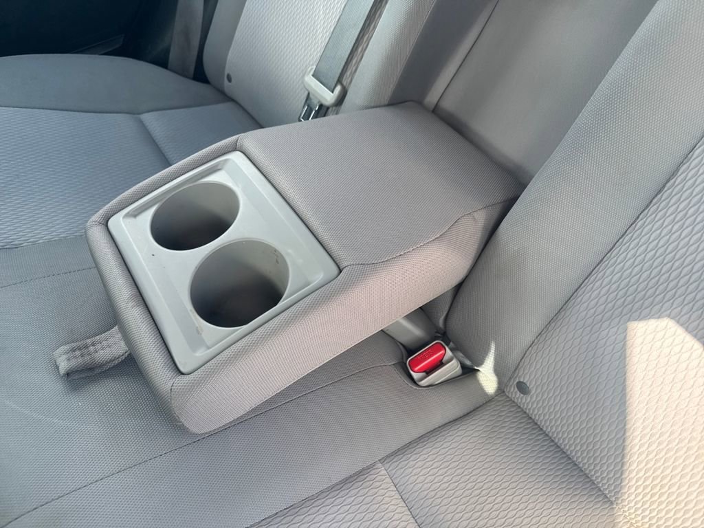 Used 2015 Toyota Corolla LE image 31