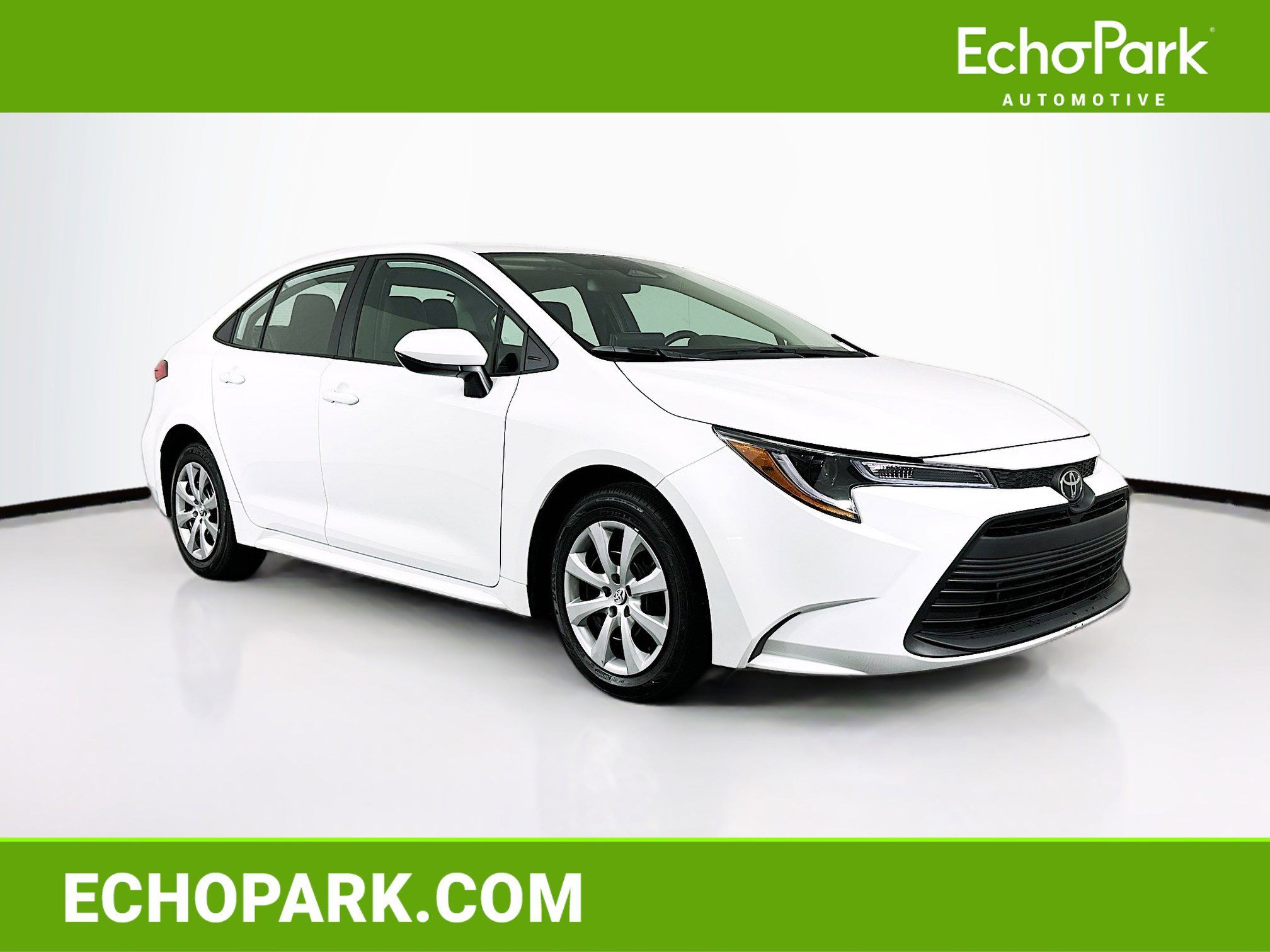 Used 2025 Toyota Corolla LE image 1