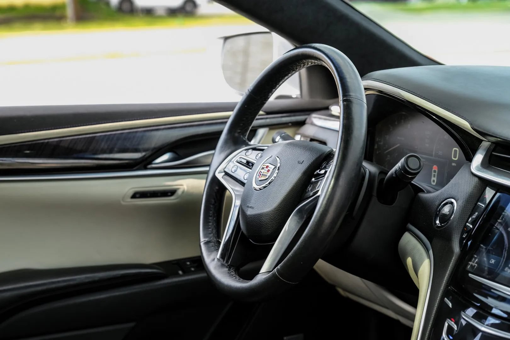 Used 2015 Cadillac XTS Platinum AWD/4WD image 13