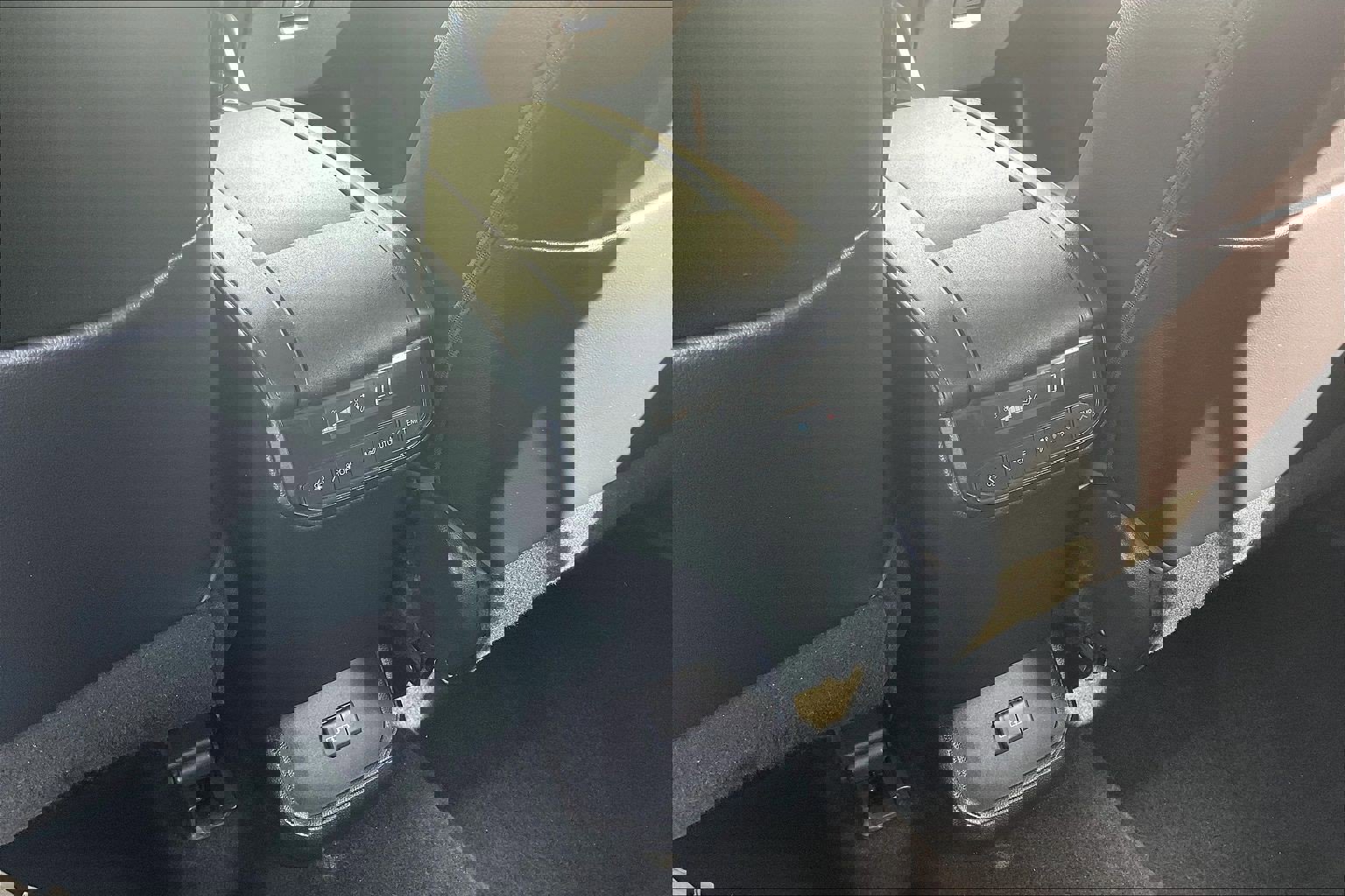 Used 2023 Toyota Highlander XLE FWD image 41