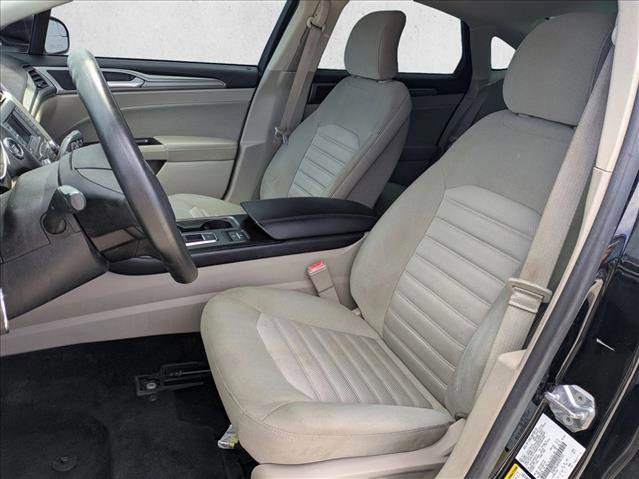 Used 2017 Ford Fusion SE image 15