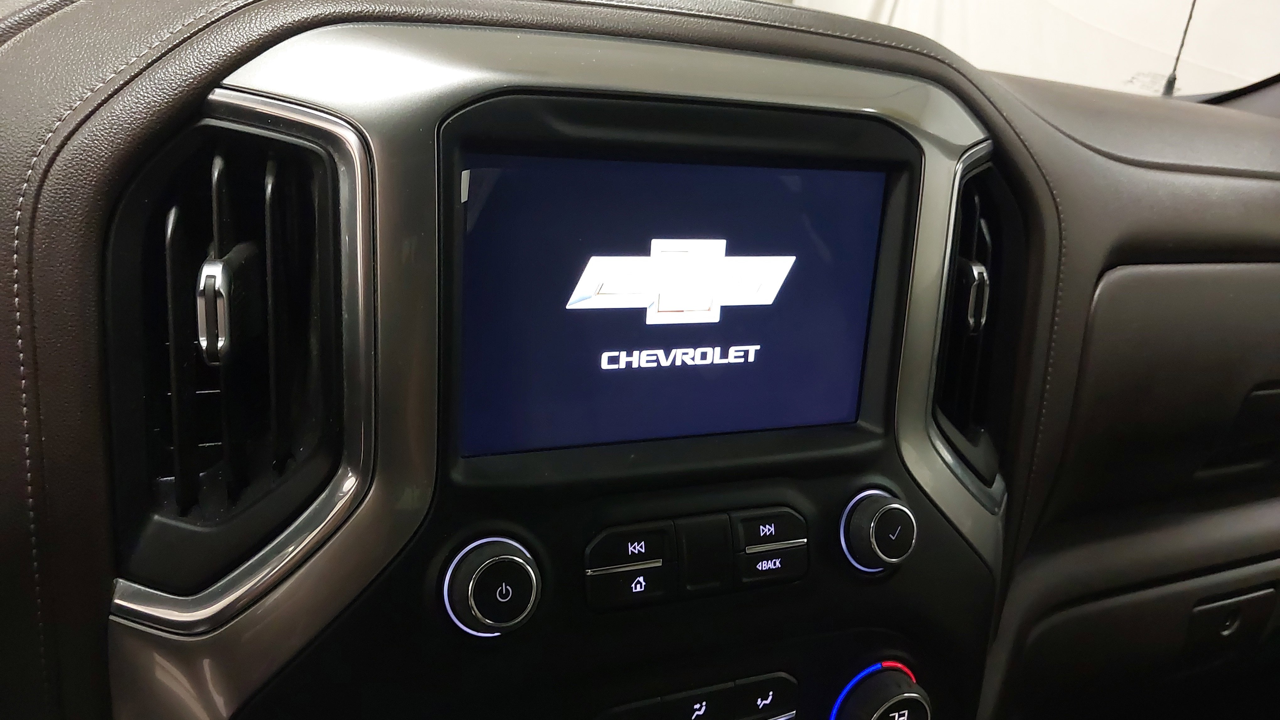 Certified 2022 Chevrolet Silverado 1500 LTZ AWD/4WD image 20