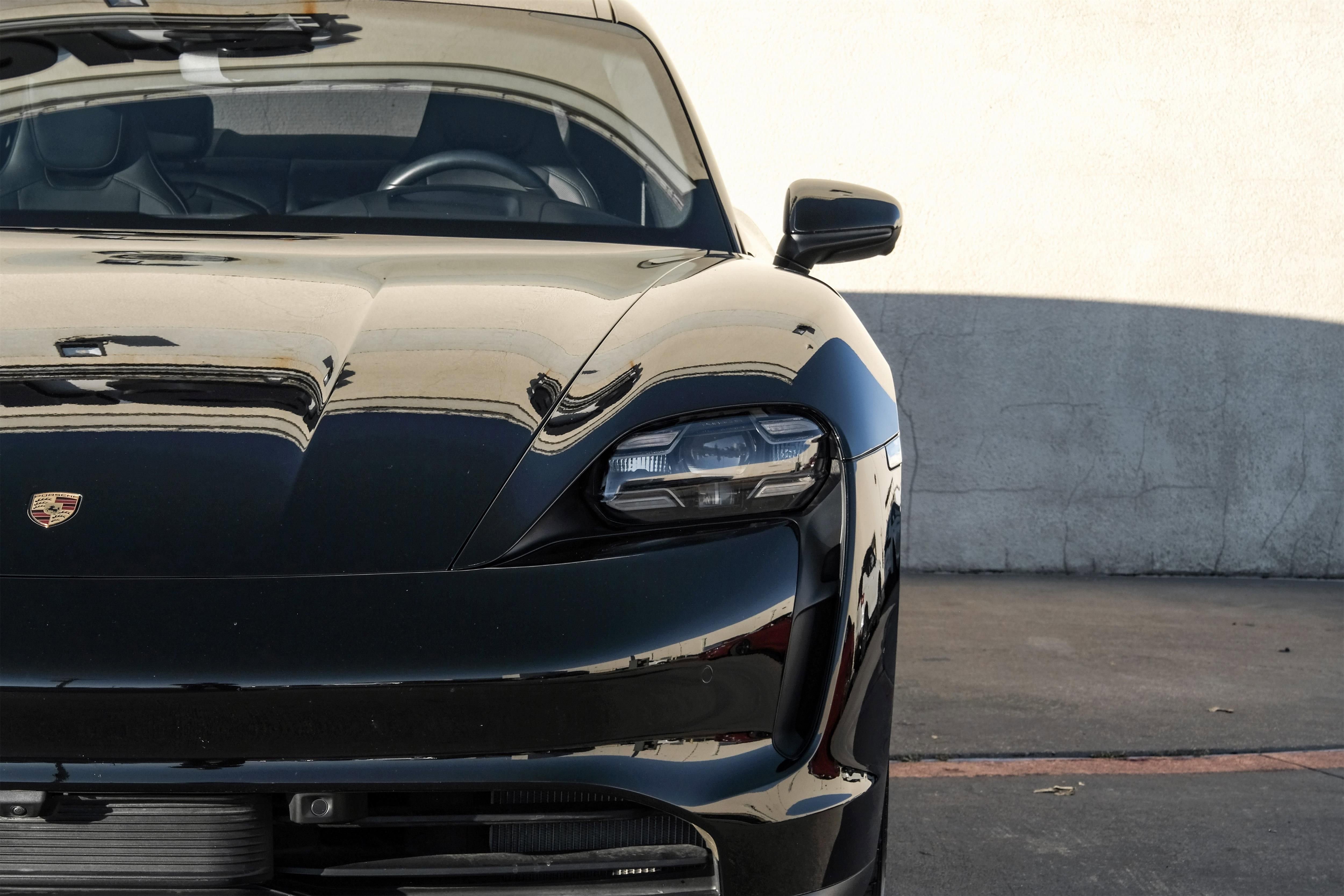 Used 2021 Porsche Taycan image 46