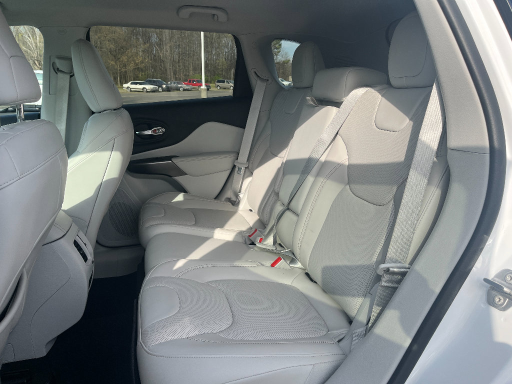 Used 2020 Jeep Cherokee Limited w/ Luxury Group AWD/4WD image 19