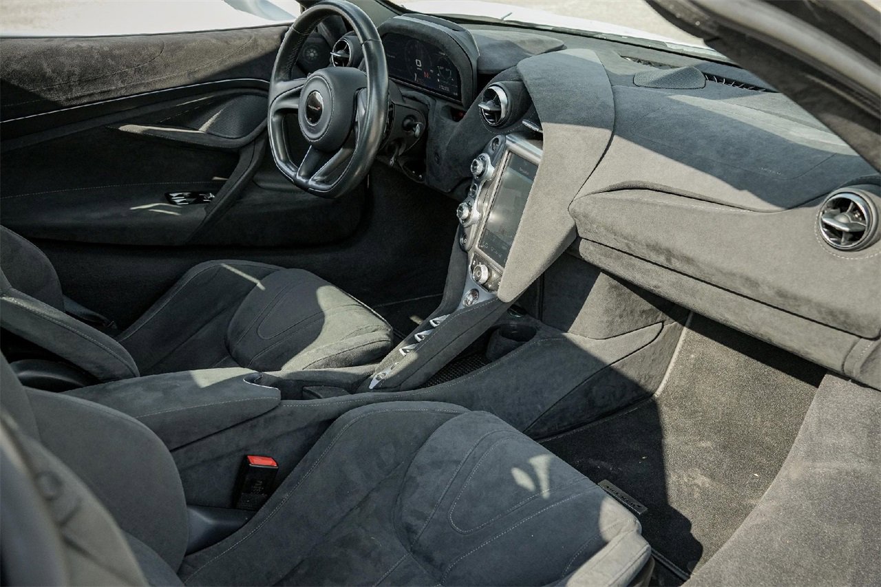 Used 2018 McLaren 720S image 31