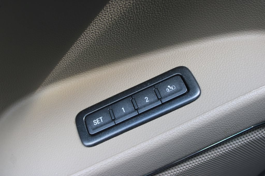 Used 2018 GMC Yukon SLT w/ Open Road Package RWD image 29