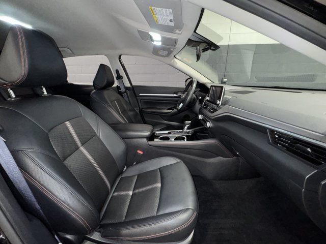 Used 2024 Nissan Altima 2.5 SR FWD image 15
