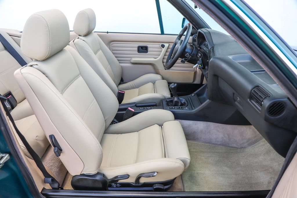 Used 1992 BMW 325i Convertible RWD image 41