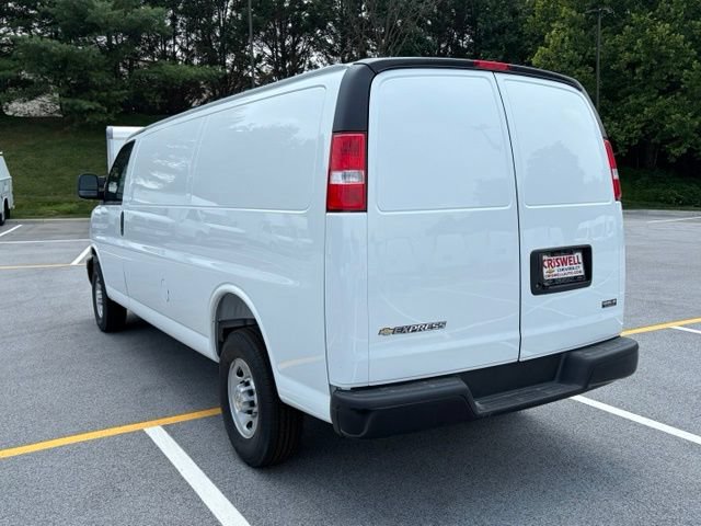 New 2026 Chevrolet Express 3500 Extended w/ Driver Convenience Package RWD image 5