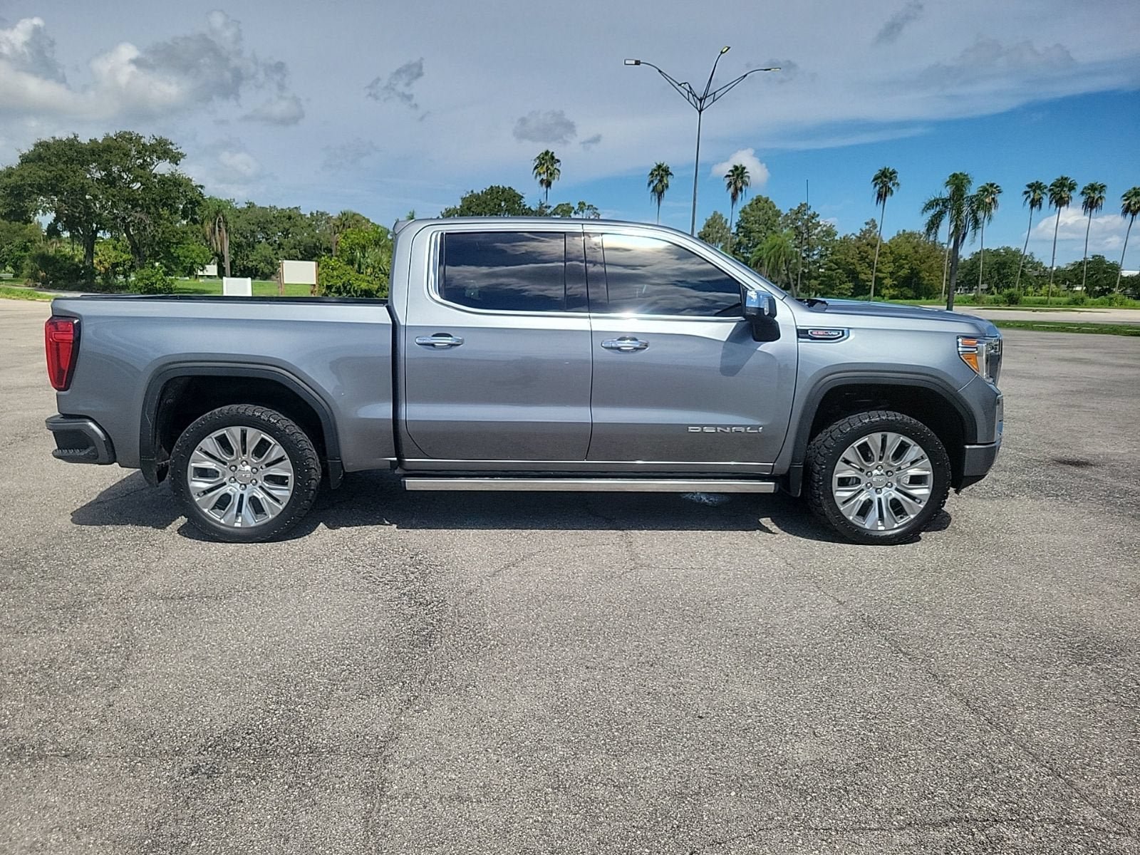 Certified 2021 GMC Sierra 1500 Denali w/ Denali Ultimate Package AWD/4WD image 6