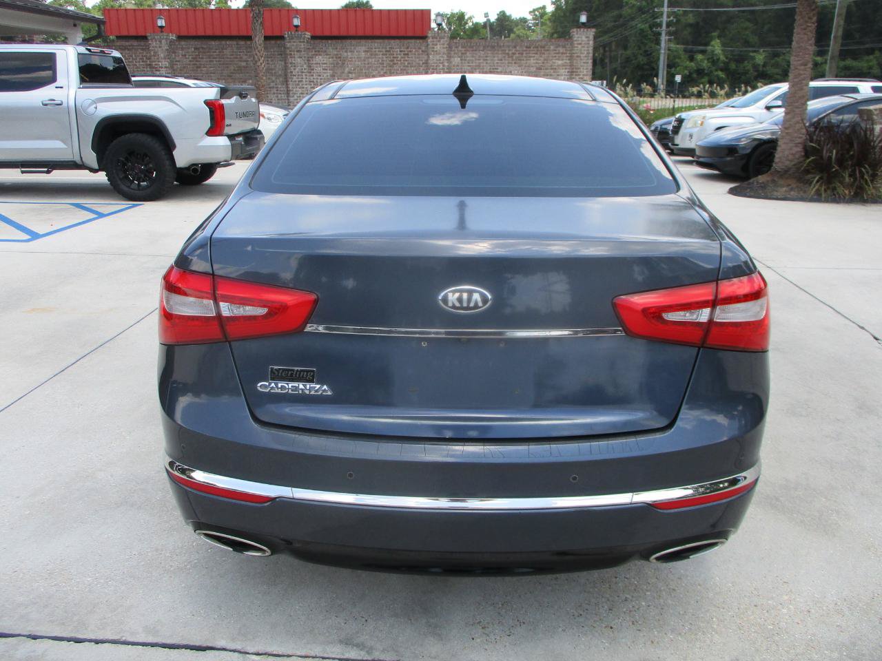 Used 2015 Kia Cadenza Premium w/ Technology Package FWD image 28