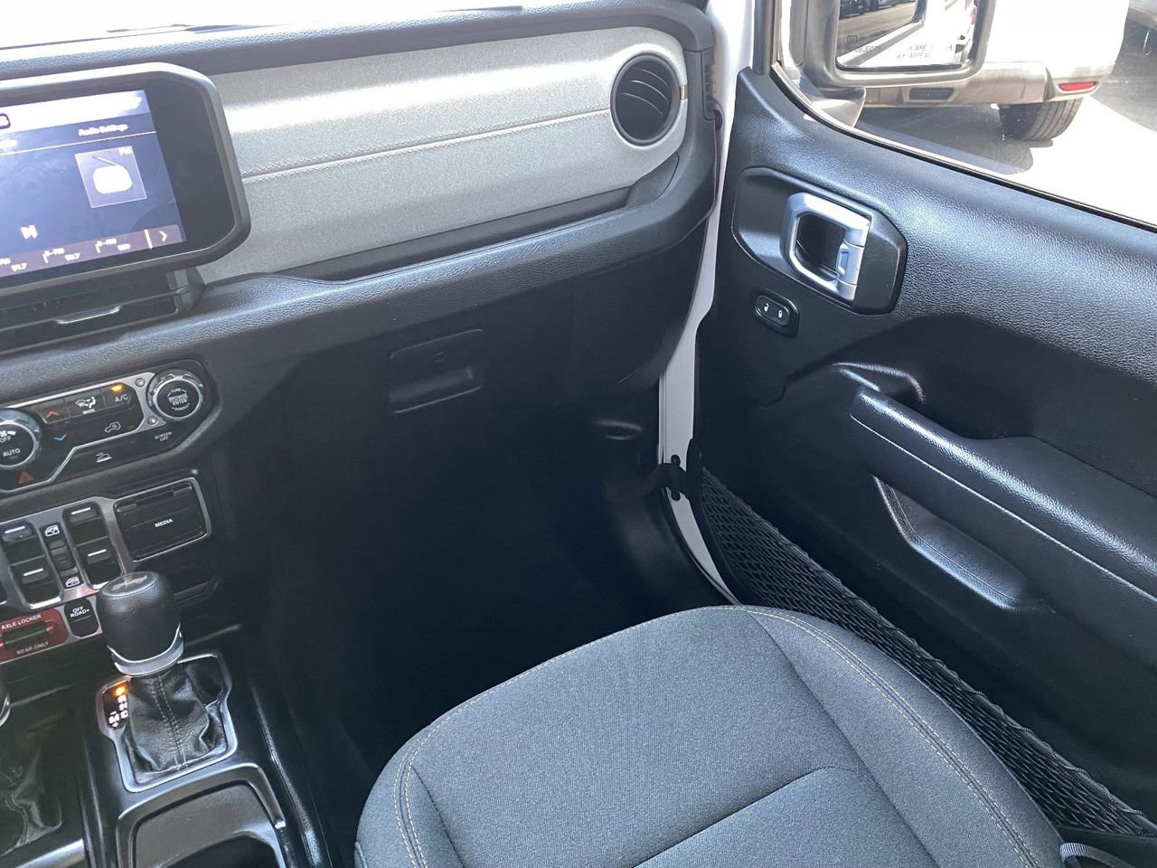 Used 2024 Jeep Wrangler Unlimited AWD/4WD image 30